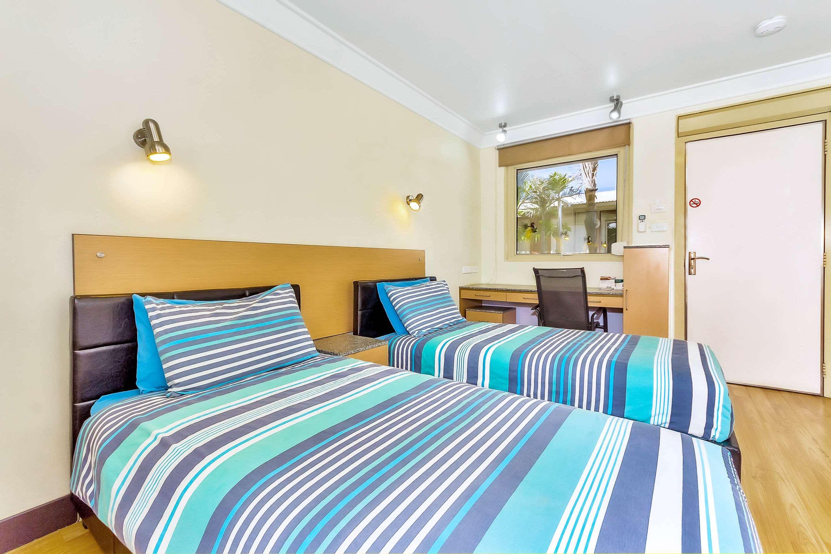 Econo Lodge Karratha Bagian luar foto