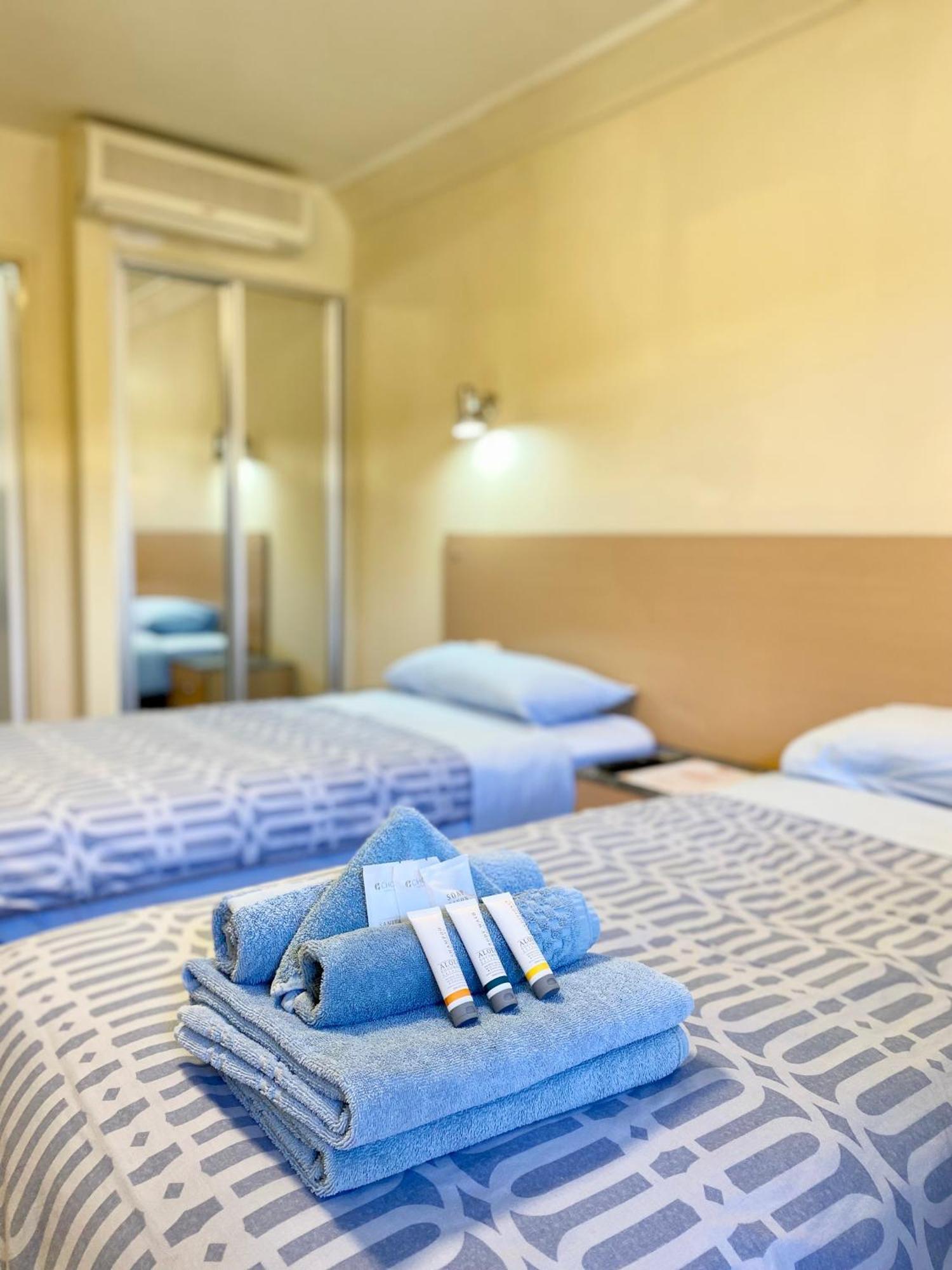 Econo Lodge Karratha Bagian luar foto