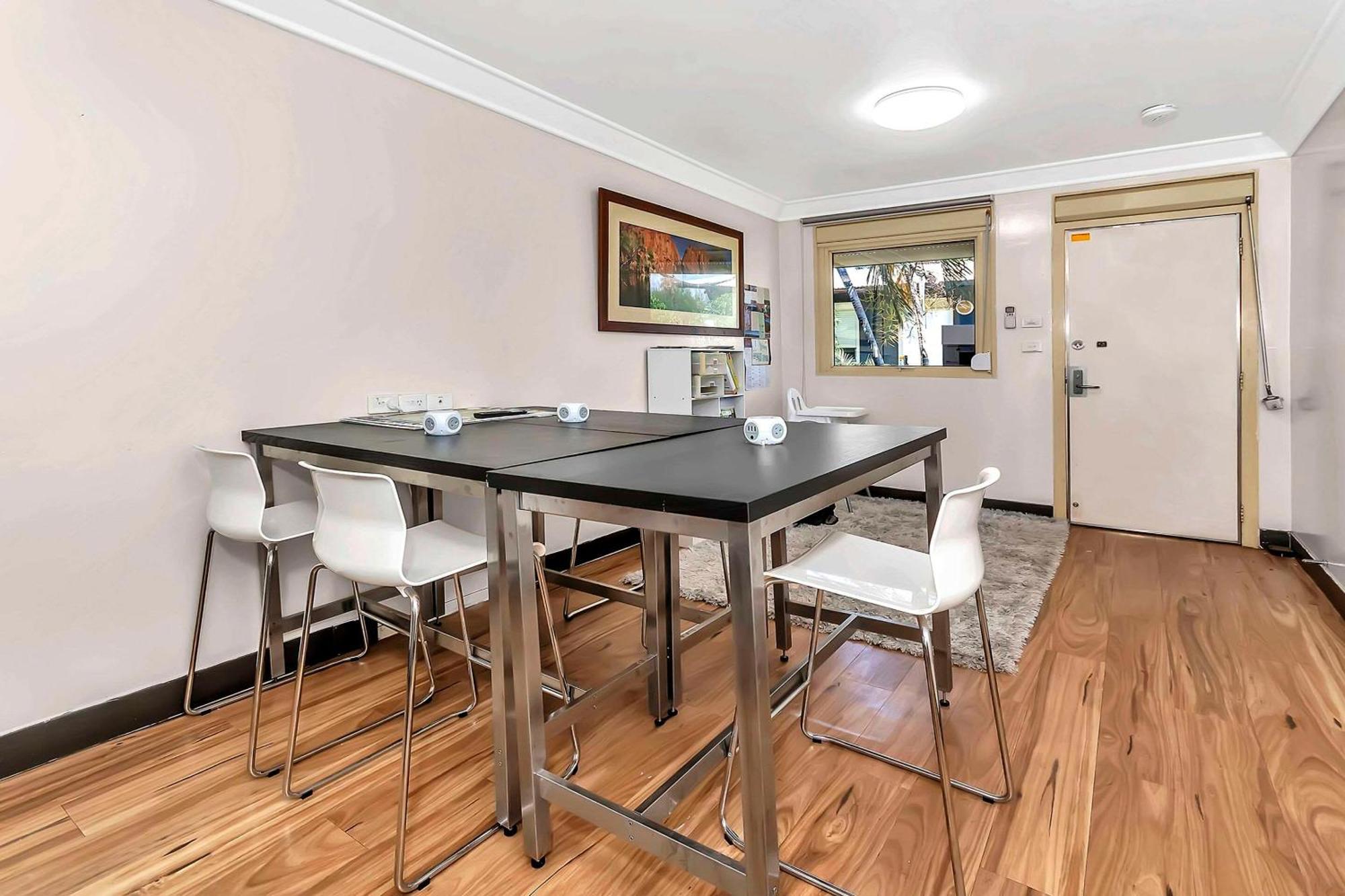 Econo Lodge Karratha Bagian luar foto