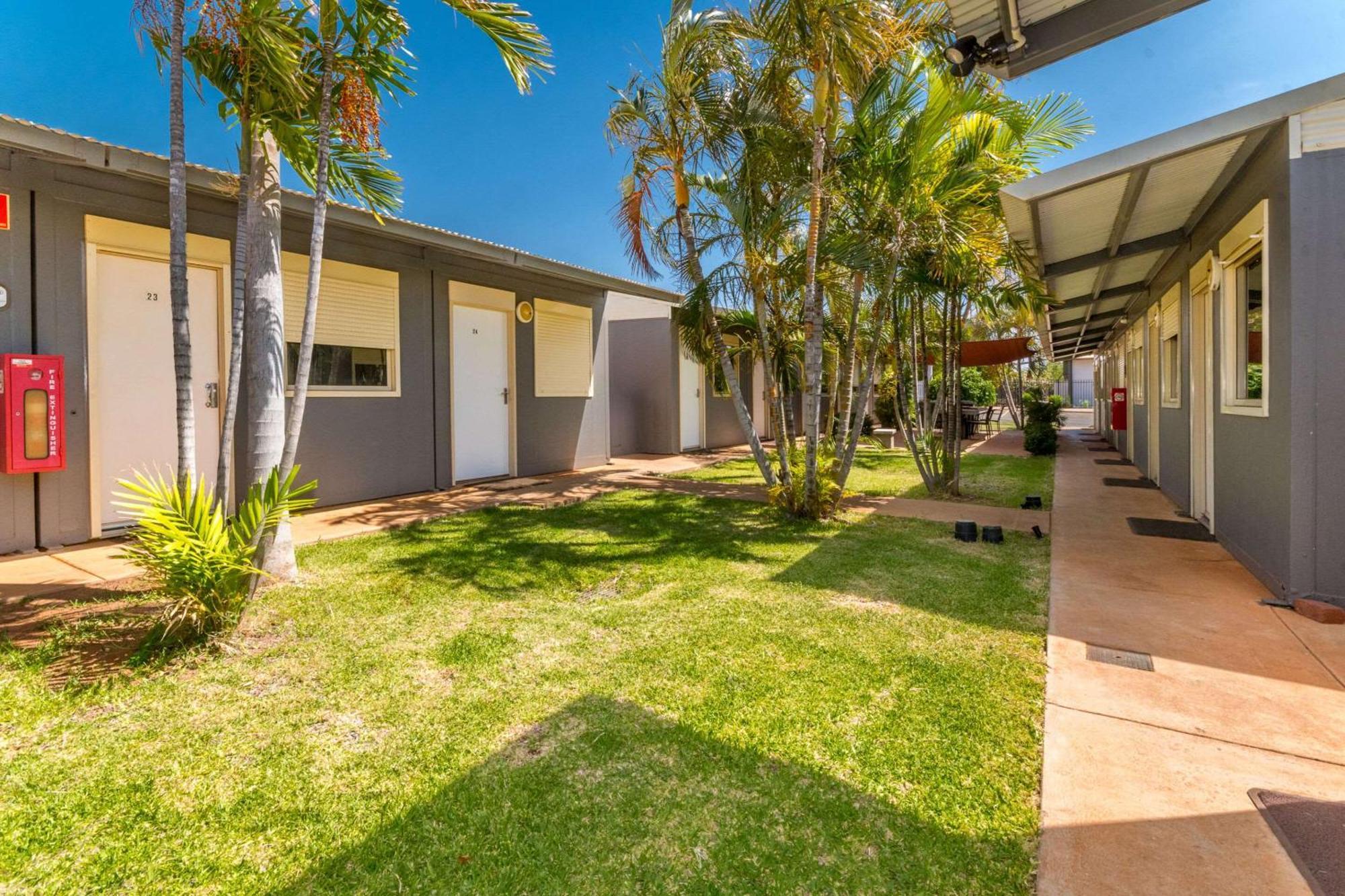 Econo Lodge Karratha Bagian luar foto